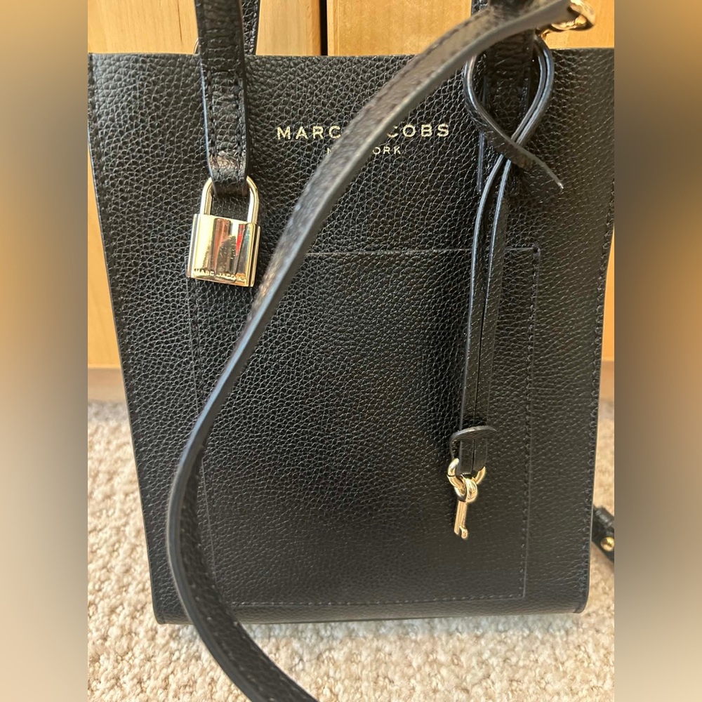 New Marc Jacobs Black Textured Tote with Gold Accents - Picture 2 of 6